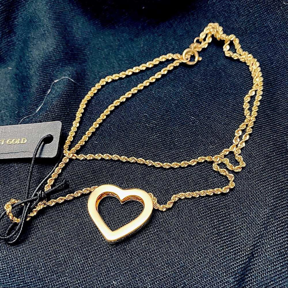 Golden Clef 14kt Heart Pendant Necklace. 18”
